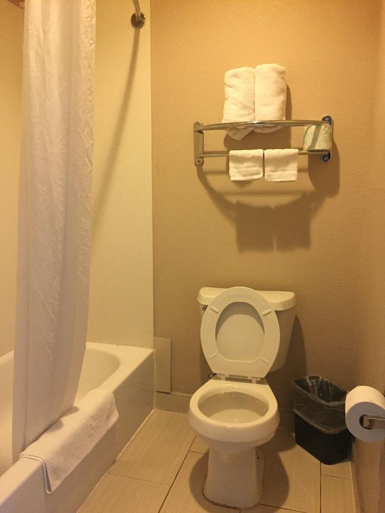 Atria Inn & Suites Three Rivers Buitenkant foto