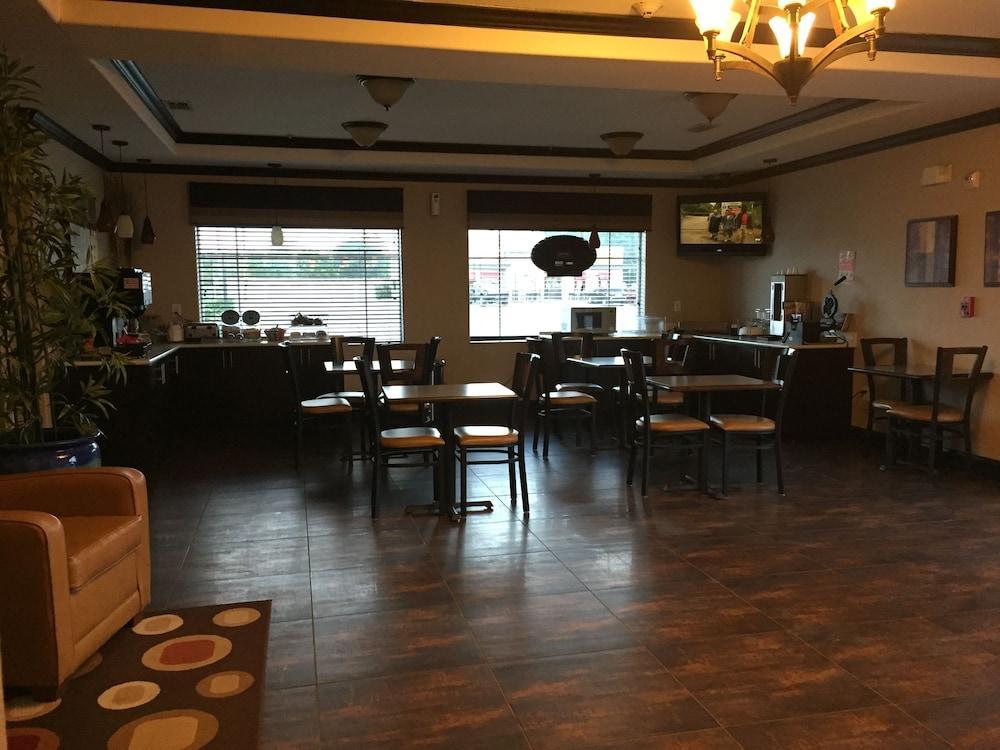 Atria Inn & Suites Three Rivers Buitenkant foto