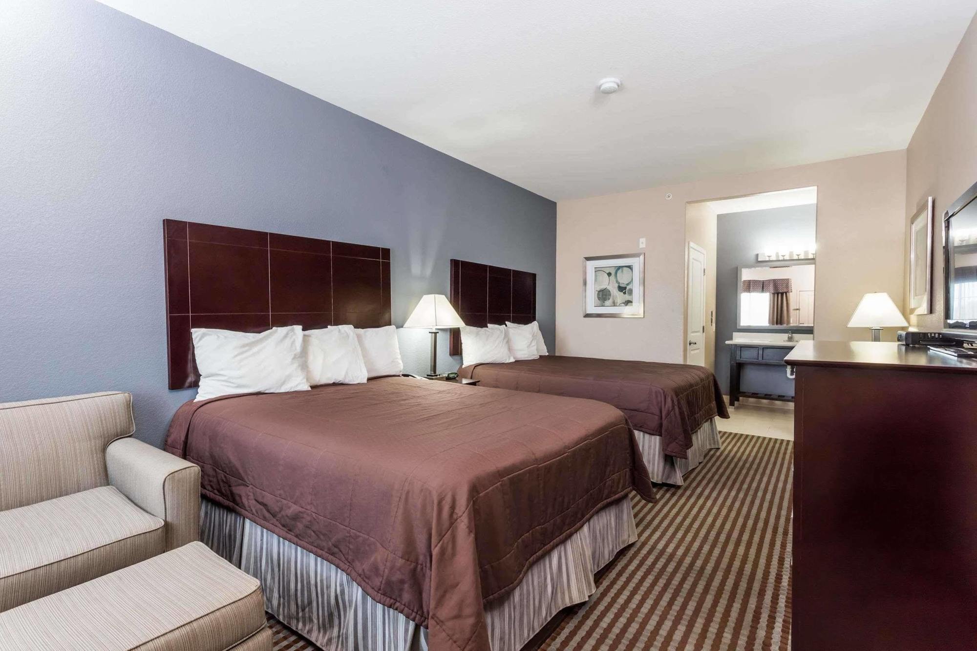 Atria Inn & Suites Three Rivers Buitenkant foto